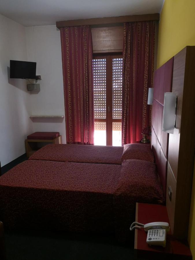 Hotel Alpi Malcesine Habitación foto