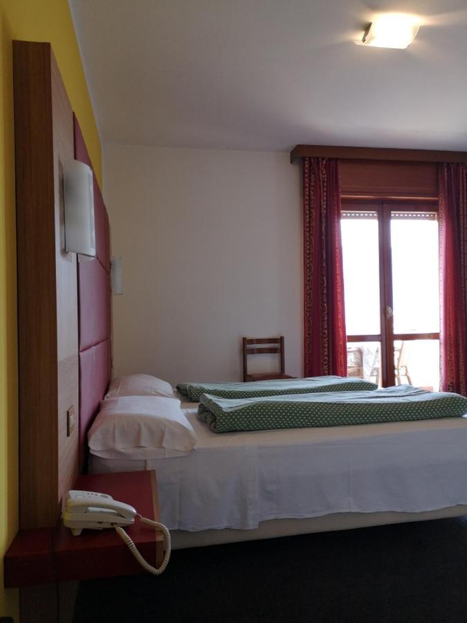 Hotel Alpi Malcesine Exterior foto
